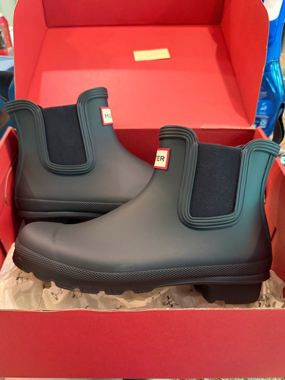Size 6 Hunter Short Chelsea Rain Boots Black